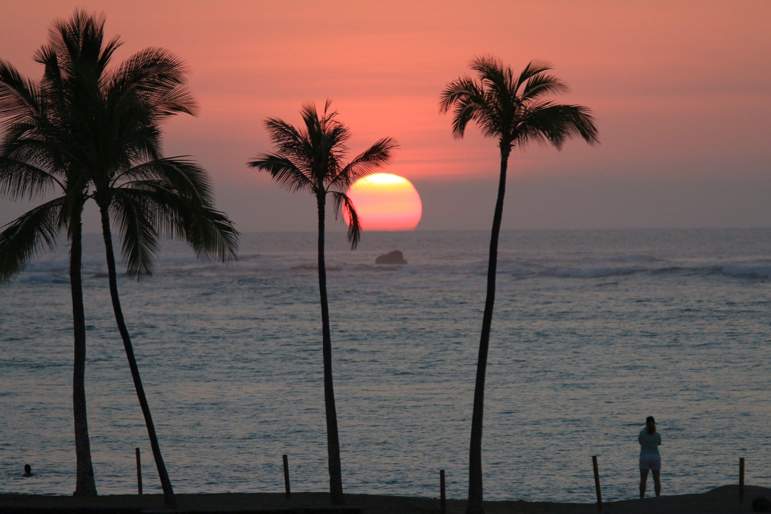 Which Hawaiian Island is Perfect for Your Family Vacation? - Hawaiian Sunset