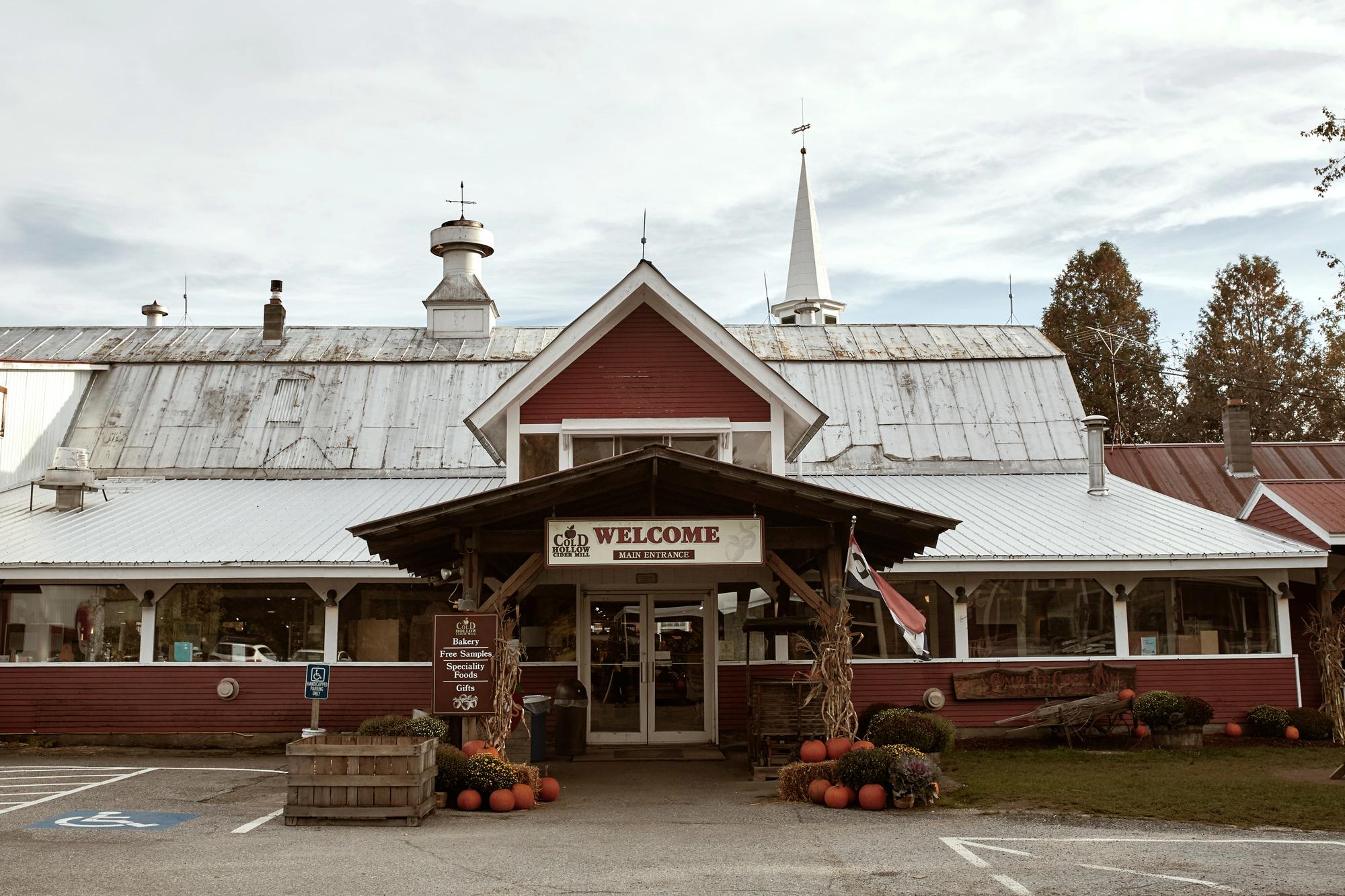 Best Things to Do in Vermont for Families - Cold Hollow Coder Mill in Vermont
