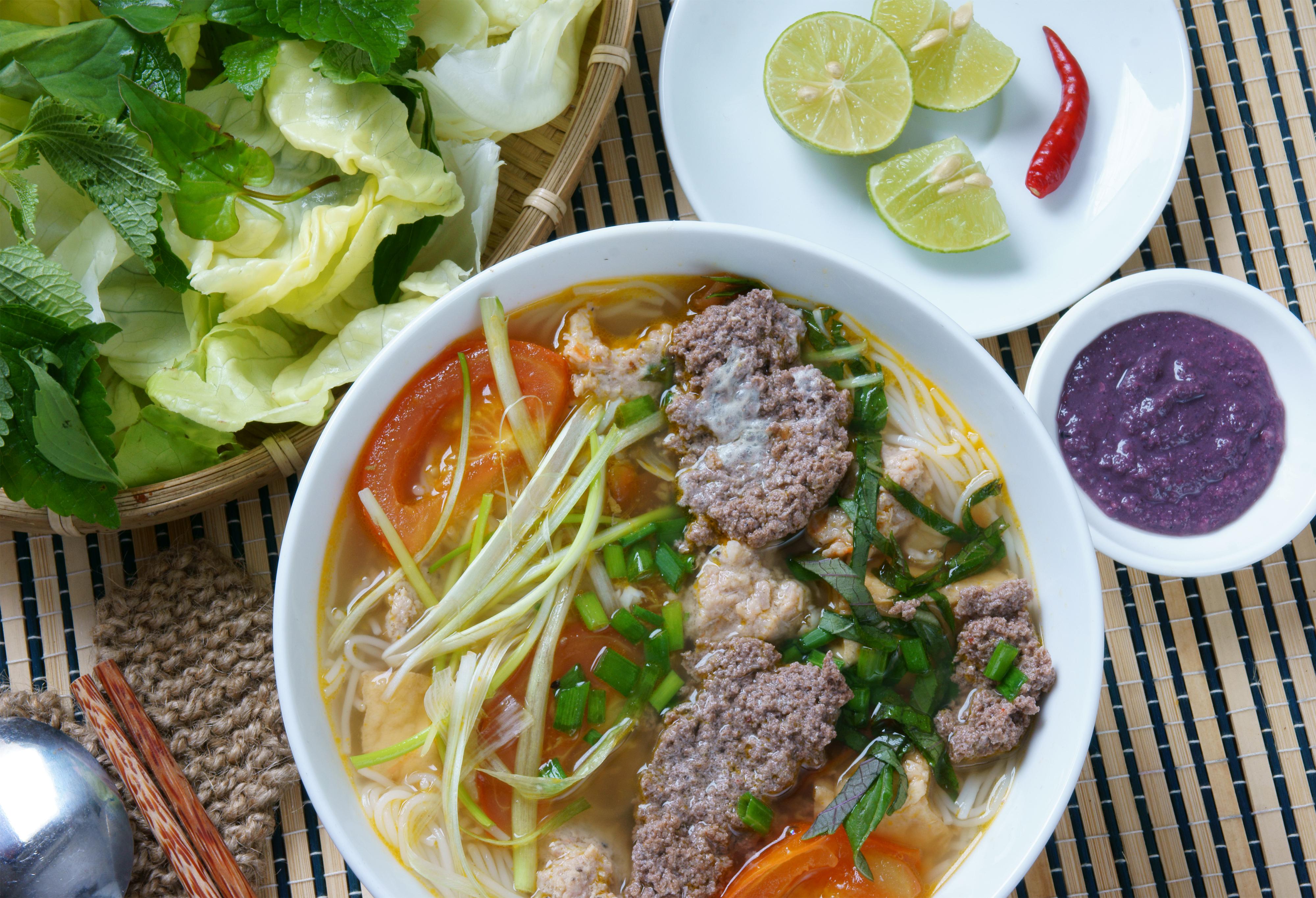 Family Vacation in Vietnam is a Foodie's Dream - Vietnamese food, bun rieu, bunrieu,Vietnam eating