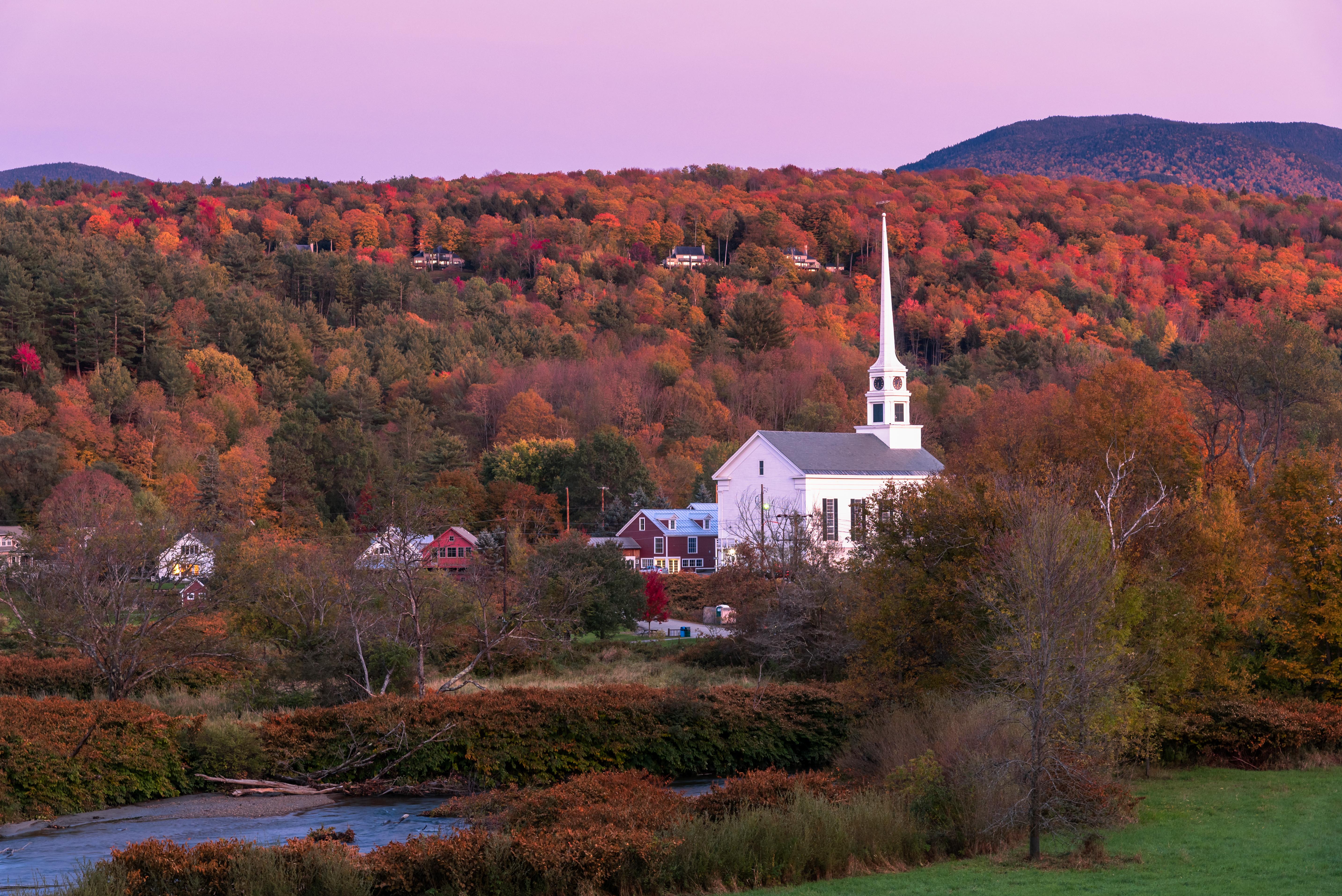 Best Fall Family Vacations in 2023 - Fall Foliage in Stowe, VT