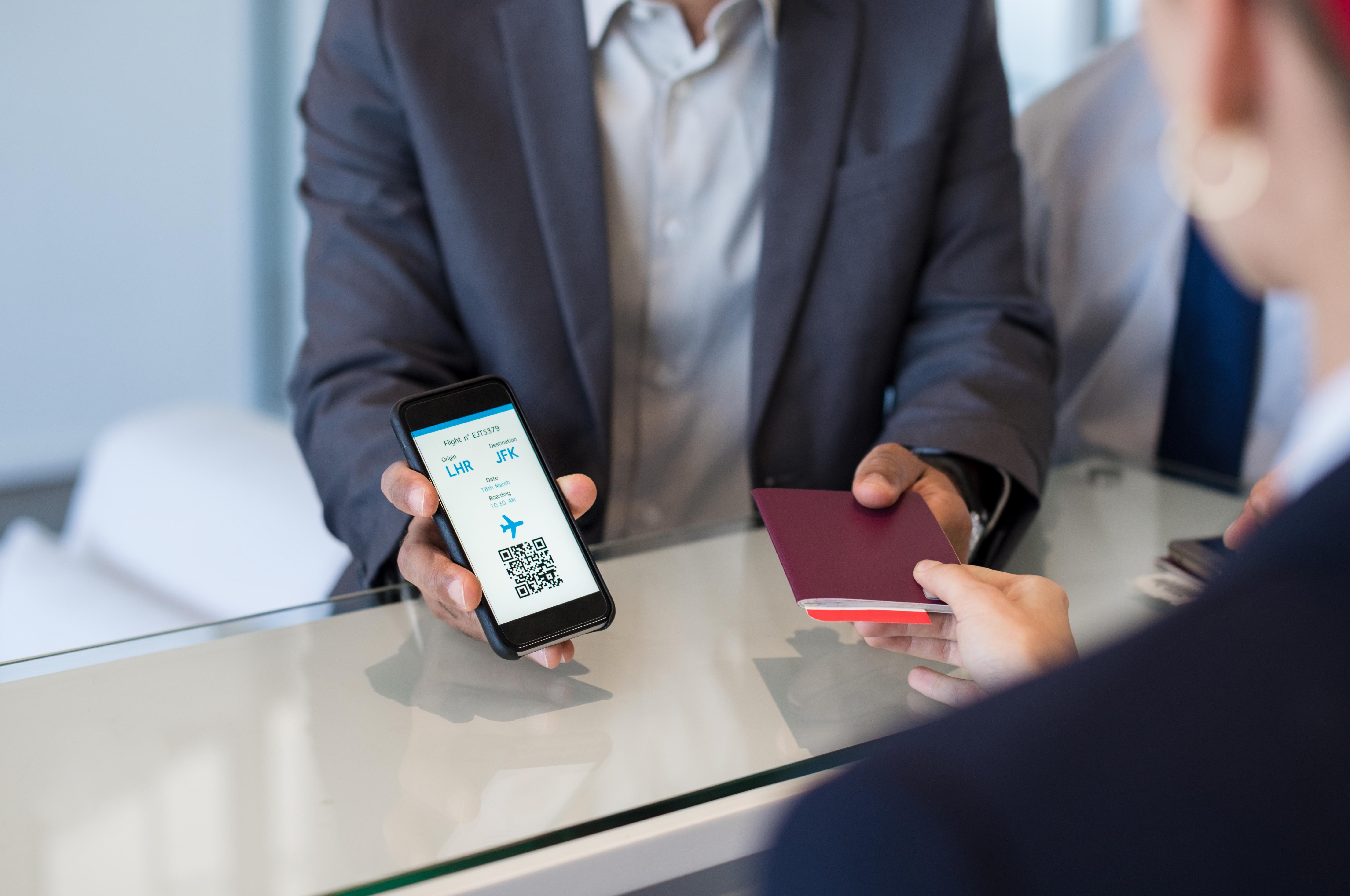 How to Go Through Airport Lines Quickly - Mobile Check-In