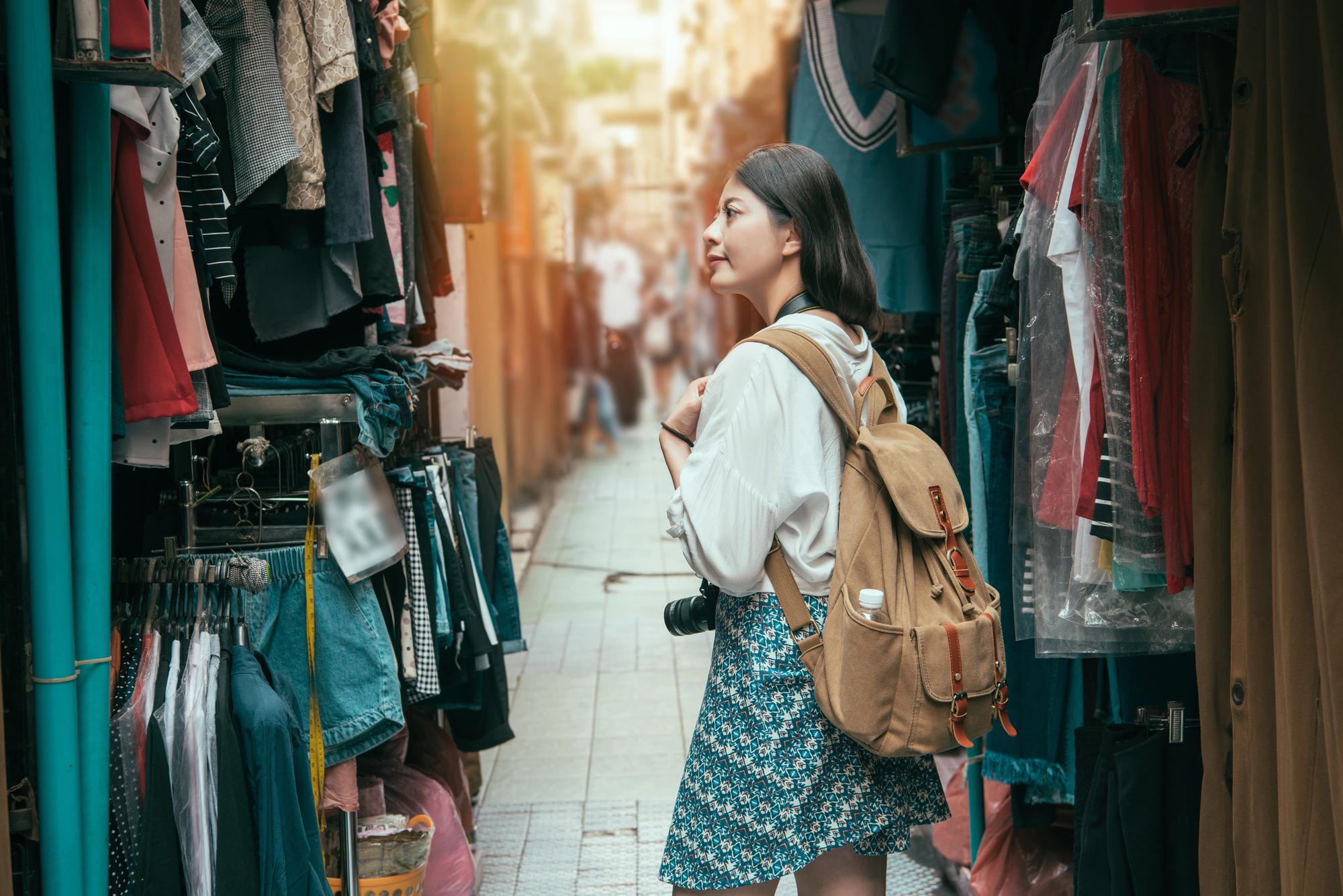 Tips for Solo Female Travelers - Solo Female Traveler Carrying the Basic Travel Accessories